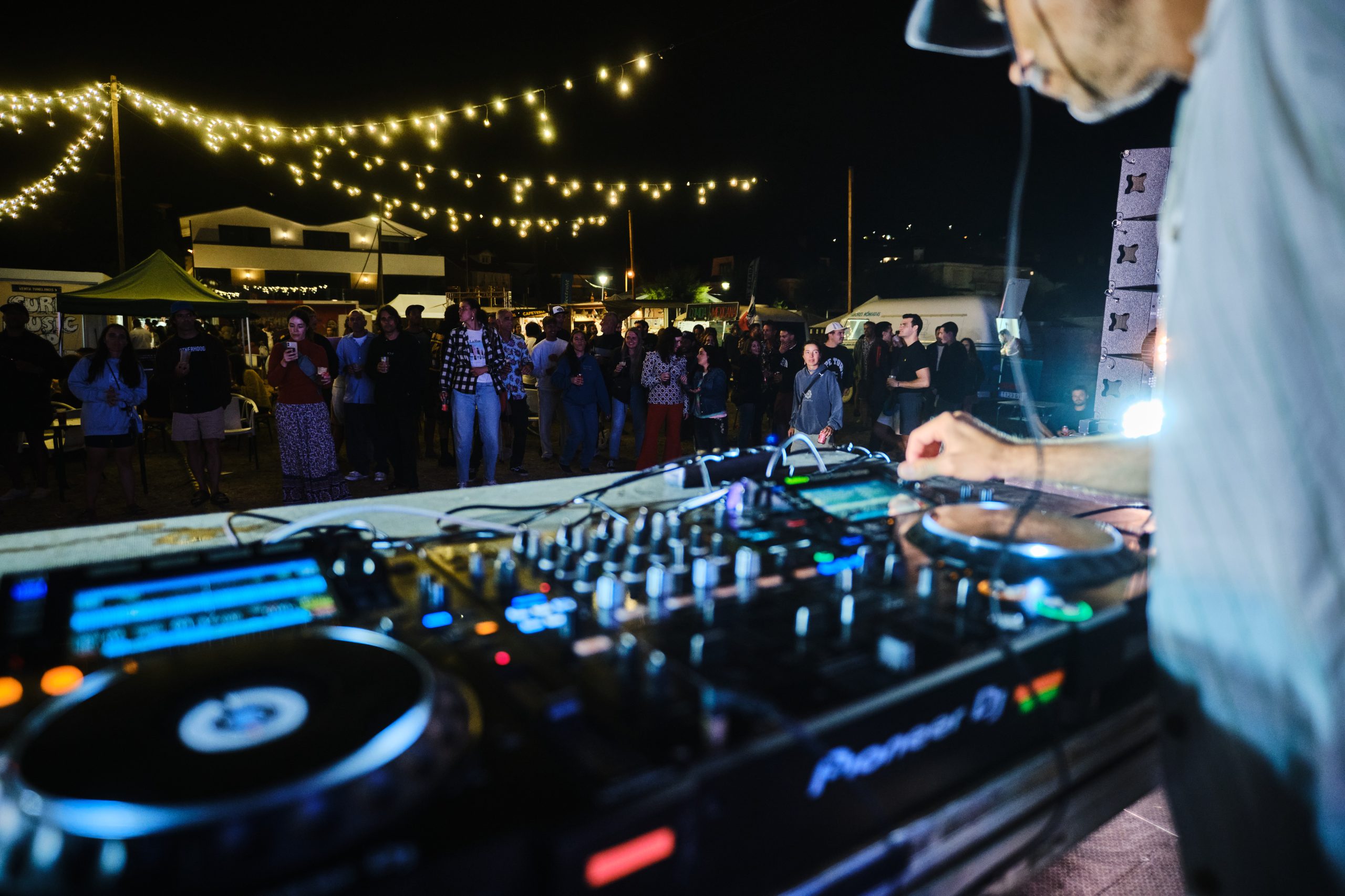 8518Festival Surf, Music & Friends